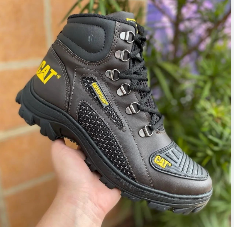 Men’s Leather Adventure Boots + FREE WALLET 🎁